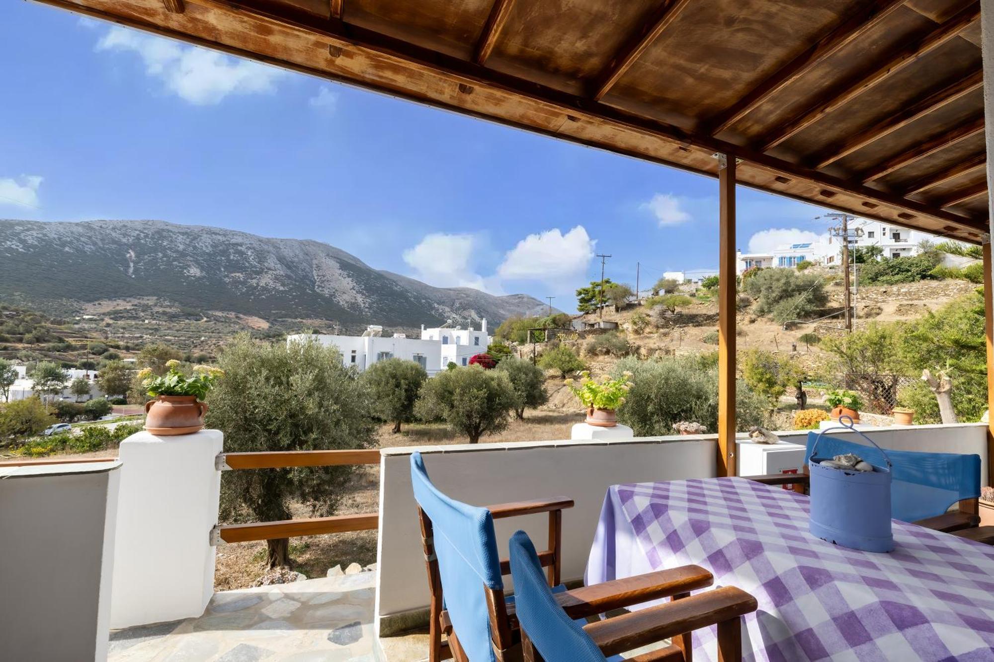 Katerina Mparou Apollonia (Sifnos)